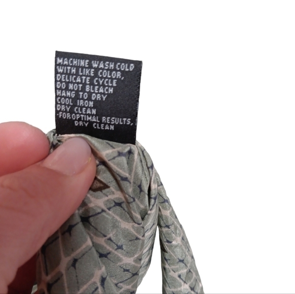 Firethorn Mens Shirt Size M 100% Silk Green with Geometric - Picture 5 of 6